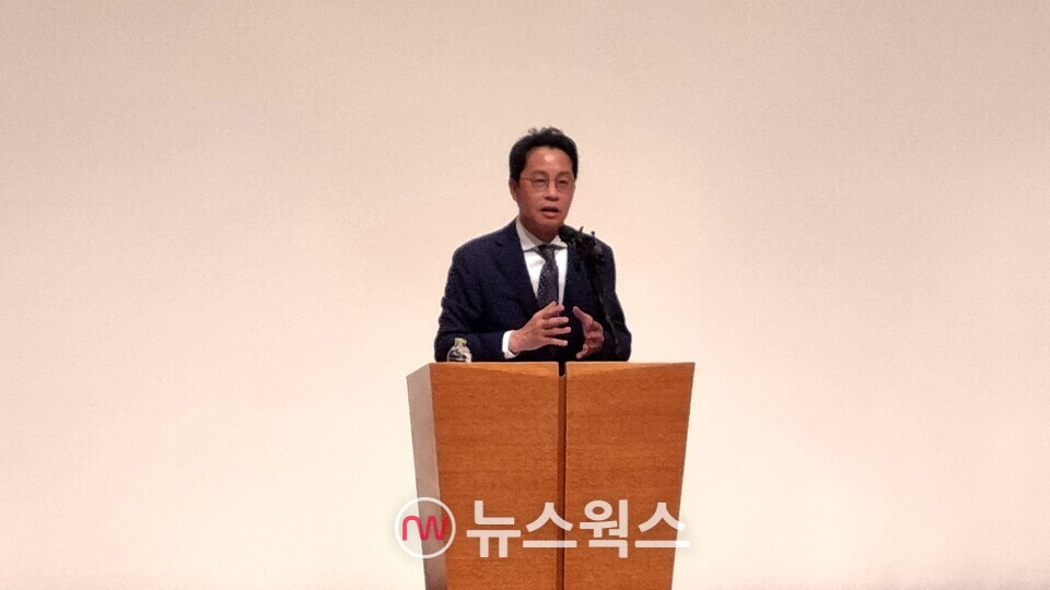 조좌진 롯데카드 대표가 18일 서울시 중구 부영태평빌딩에서 열린 언론 브리핑에서 정보보안 운영 현황 및 투자 계획을 발표하고 있다. (사진=손일영 기자)조좌진 롯데카드 대표가 18일 서울시 중구 부영태평빌딩에서 열린 언론 브리핑에서 기자들의 질문에 답하고 있다. (사진=손일영 기자)