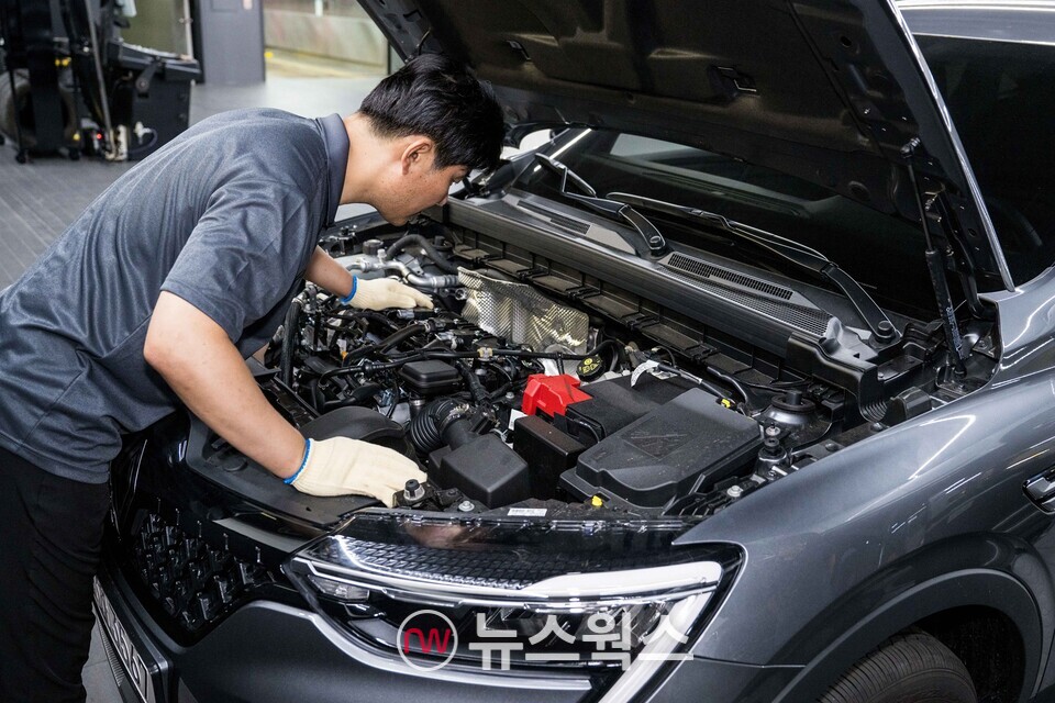 르노코리아가 추석 명절을 앞두고 차량 무상점검 서비스와 함께 고향길 안전 운행을 위한 정비 고객 혜택을 마련했다. (사진제공=르노코리아)