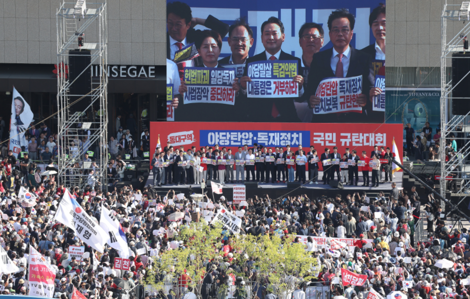 21일 오후 대구 동구 동대구역 광장에서 장동혁 국민의힘 대표를 비롯한 지도부가 참석한 가운데 야당탄압·독재정치 국민 규탄대회가 열리고 있다. (사진=뉴스1)