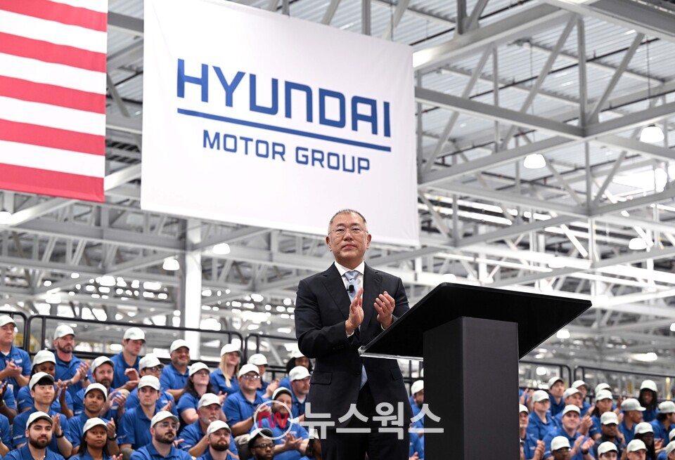 정의선 현대차그룹 회장이 지난 3월 26일(현지시간) '현대차그룹 메타플랜트 아메리카(HMGMA)' 준공식에 참석해 환영사를 하고 있다. (사진제공=현대차그룹)