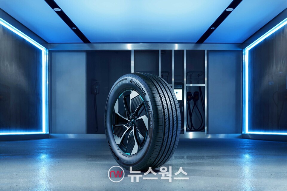 한국타이어의 전기차 전용 사계절 타이어 '아이온 에보 AS SUV'. (사진제공=한국타이어)