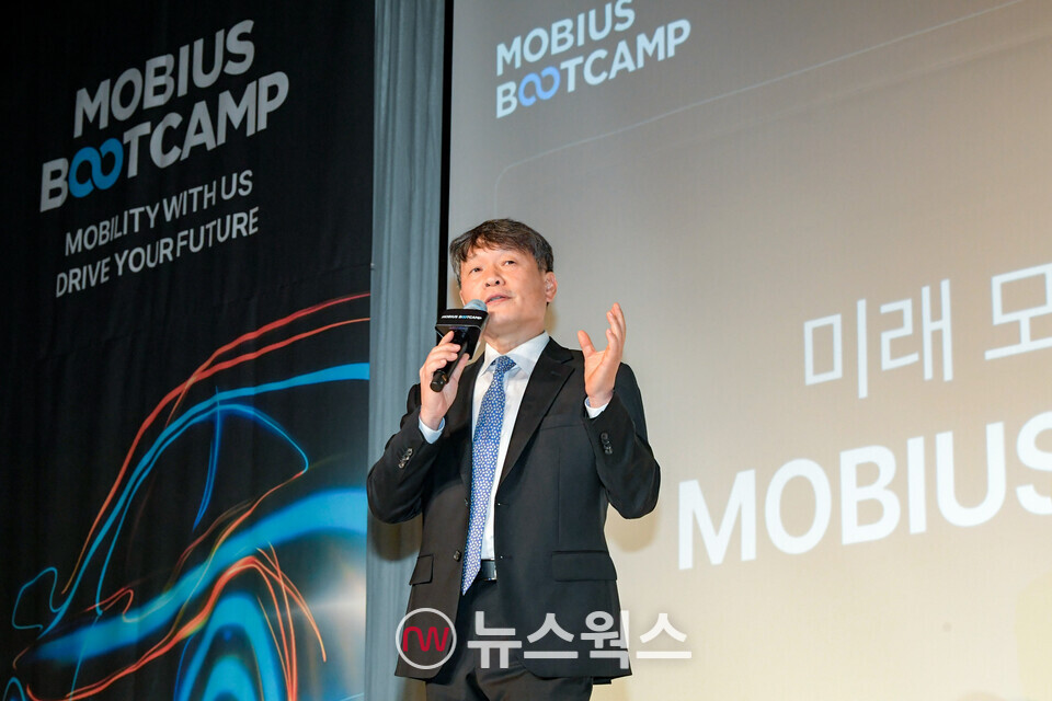 이규석 현대모비스 사장이 지난 22일 열린 '모비우스 부트캠프 1기' 발대식에서 인사말을 하고 있다. (사진제공=현대모비스)