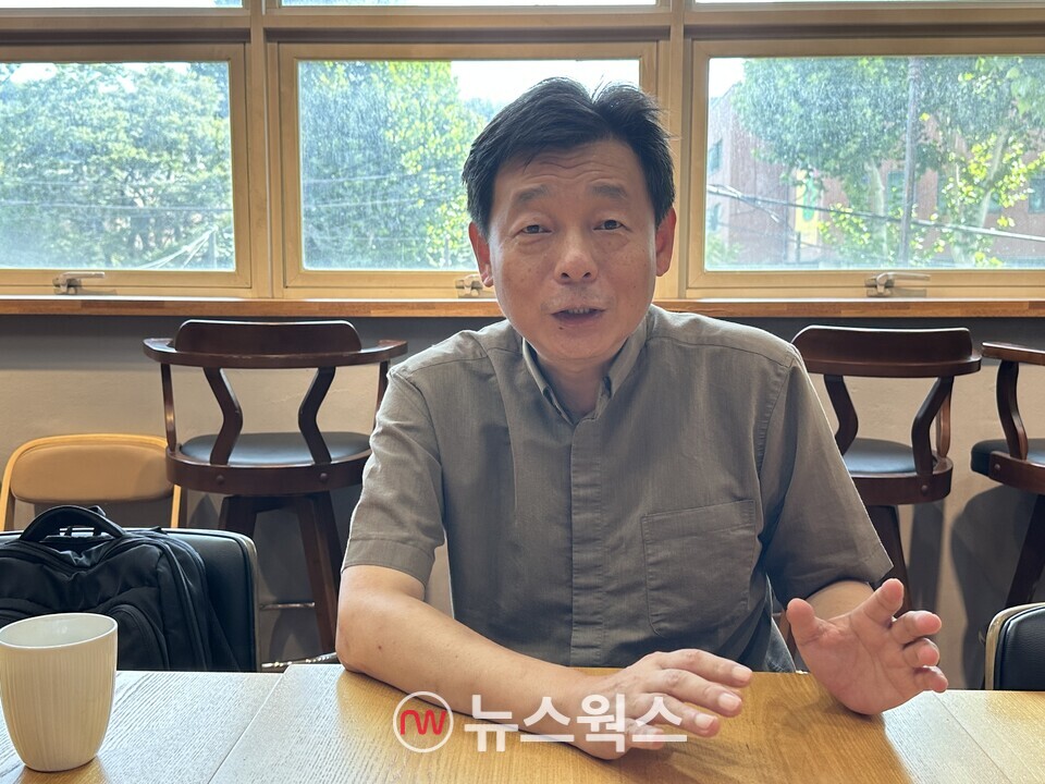 조연성 덕성여대 국제통상학과 교수가 협상단에 당부와 조언을 전하고 있다. (사진=정현준 기자)