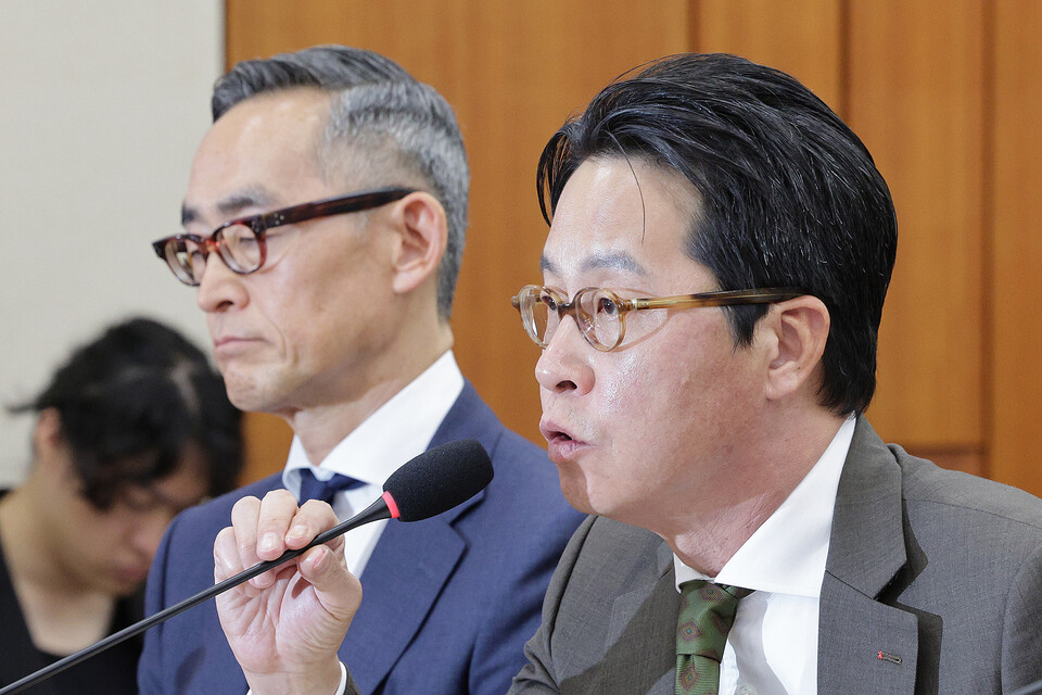 조좌진 롯데카드 대표이사가 24일 서울 여의도 국회 과학기술정보방송통신위원회에서 열린 대규모 해킹사고(통신·금융) 관련 청문회에서 의원 질의에 답변하고 있다. (사진=뉴스1)