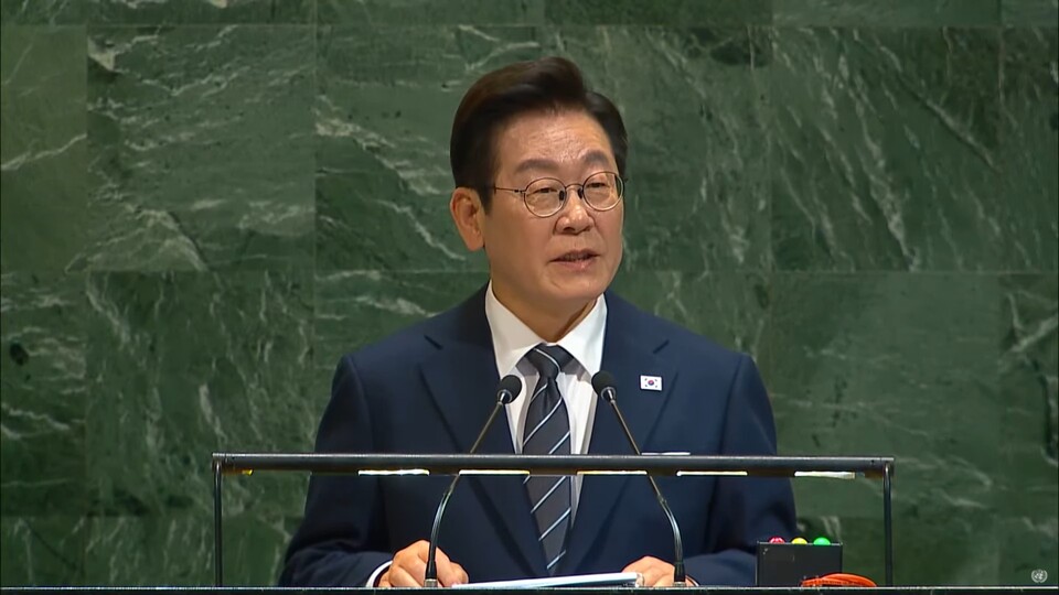 이재명 대통령이 23일(현지시간) 미국 뉴욕 유엔본부에서 열린 제80차 유엔총회에서 기조연설을 하고 있다. (출처=유엔 유튜브)
