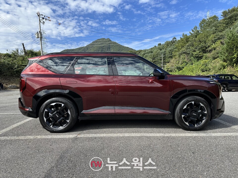기아 '더 기아 EV5'의 옆모습. (사진=정현준 기자)