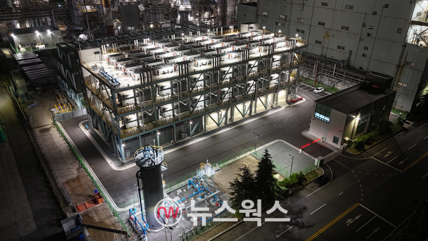 울산하이드로젠파워 2호 야간 전경. (사진제공=롯데케미칼)