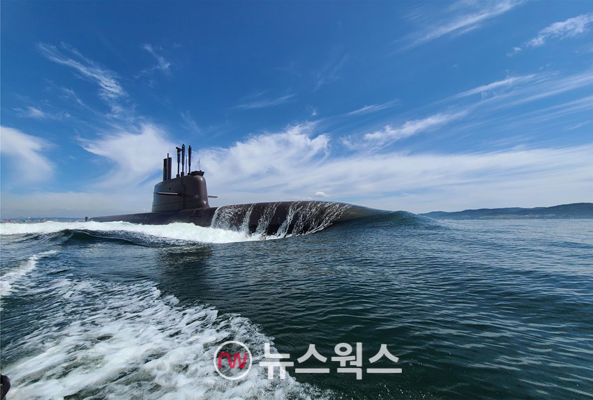 한화오션이 60조원 규모 캐나다 차세대 잠수함 사업 수주를 위해 내세운 '장보고-III 배치-II' 시범운용 모습. (사진제공=한화그룹)