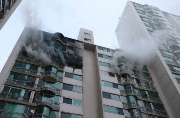 아파트 화재 사고. (사진제공=경기소방재난본부)