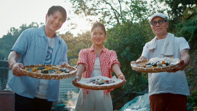 7일 방영된 KBS 특집 방송 '떡의 나라'에 출연한 류수영(왼쪽), 미미(가운데), 허영만(오른쪽) 사진. (출처=KBS)