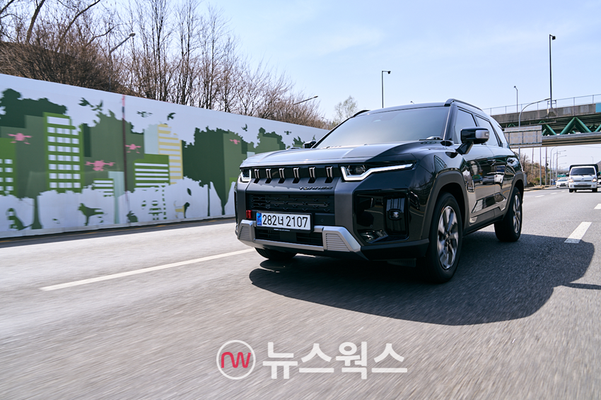 토레스 하이브리드 주행. (사진제공=KG모빌리티)