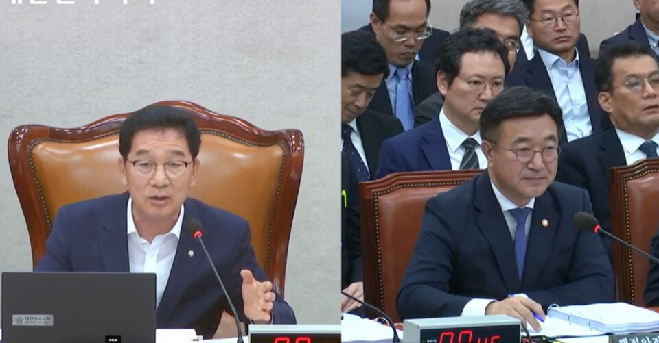 신정훈(오른쪽) 의원이 국회 행안위 국정감사에서 윤호중 행안부 장관에게 질의하고 있다. (출처=국회 영상회의록시스템)