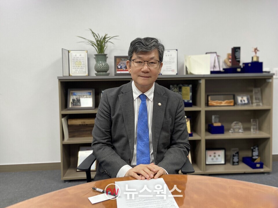 국회 정무위원회 소속 김남근 더불어민주당 의원이 30일 뉴스웍스와 인터뷰를 진행하고 있다. (사진=정민서 기자)