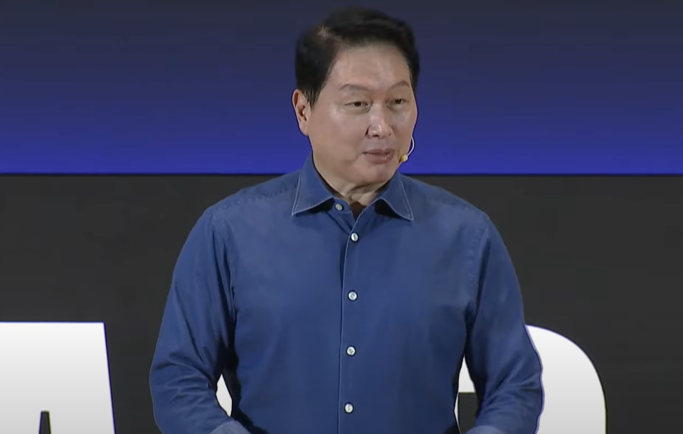 최태원 SK그룹 회장이 3일 서울 코엑스에서 개최된 'SK 서밋'에서 기조연설을 하고 있다. (사진=SK서밋 홈페이지 캡처)