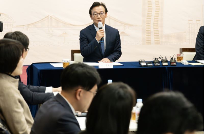 전재수 장관이 3일 ‘해수부-BNK금융그룹 업무협약식’에서 발언하고 있다.(사진제공=해수부)