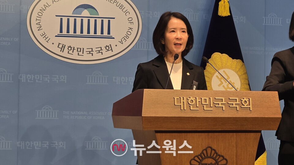 최수진 국민의힘 원내수석대변인이 4일 국회소통관에서 기자회견을 열고 있다. (사진=원성훈 기자)