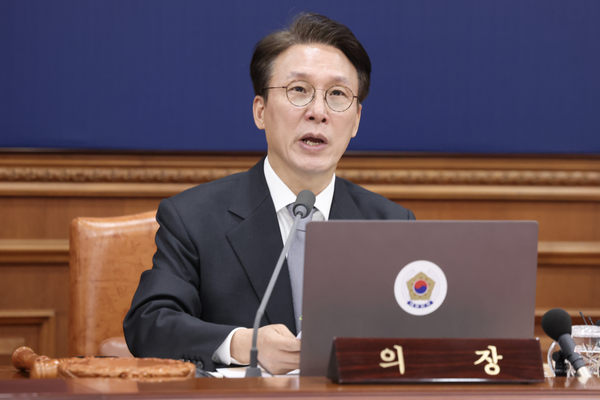 김민석 국무총리가 정부서울청사에서 열린 국무회의를 주재하고 있다. (사진제공=국무조정실)