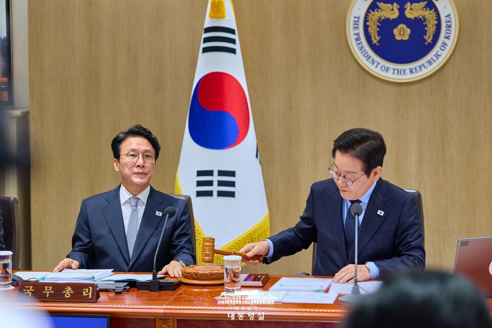 이재명 대통령이 11일 서울 용산 대통령실에서 제49회 국무회의를 주재하고 있다. (출처=대통령실 홈페이지)