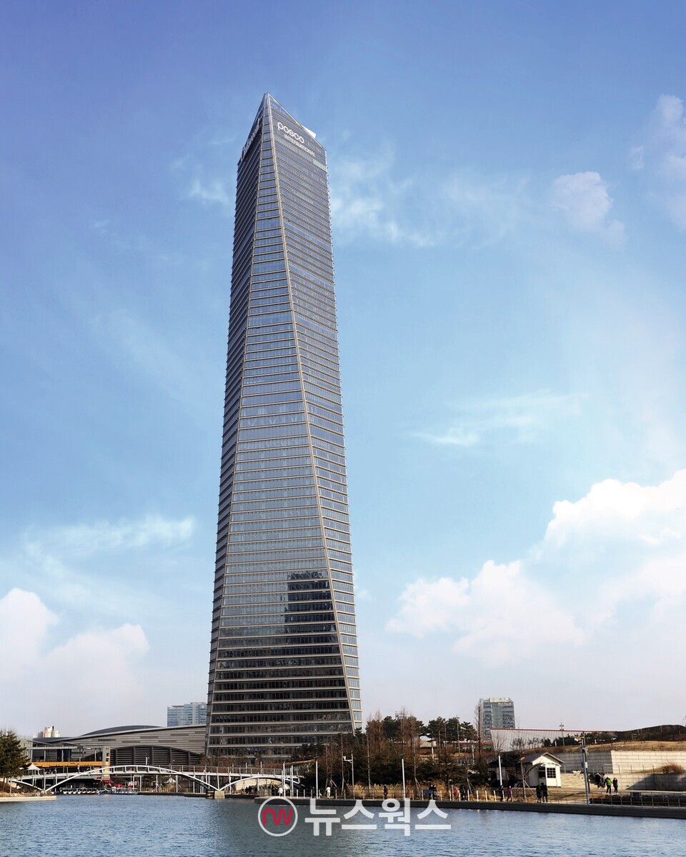 포스코인터내셔널 사옥이 있는 포스코타워 송도. (사진제공=포스코인터내셔널)