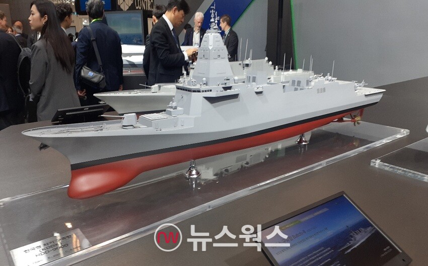 HD현대가 지난 5월 국제해양방위산업전(MADEX)에서 전시한 한국형 차기 구축함(kddx) 설계 모형. (사진=안광석 기자)