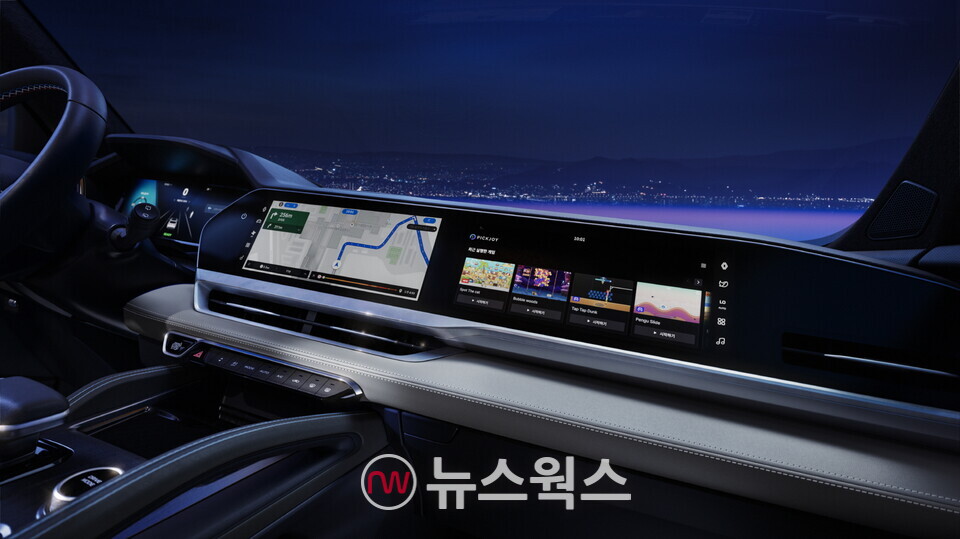 르노 '그랑 콜레오스' openR 파노라마 스크린에 탑재된 아케이드 게임. (사진제공=르노코리아)