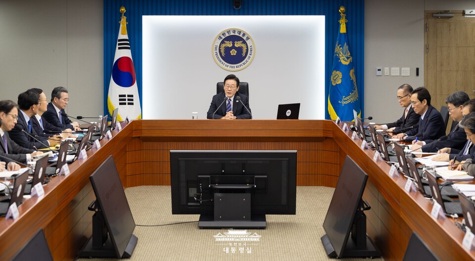 이재명 대통령이 13일 서울 용산 대통령실에서 제15회 수석보좌관회의를 주재하고 있다. (출처=대통령실 홈페이지)
