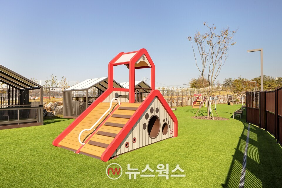 기아 인증중고차 센터 및 PBV 익스피리언스 센터 부지에 조성된 반려견 놀이터. (사진제공=기아)