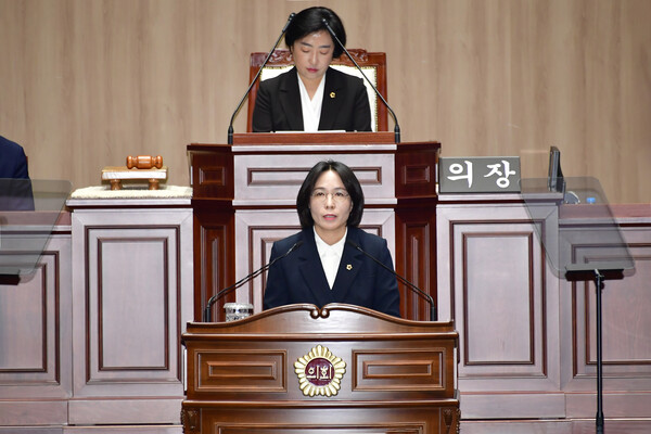 이귀순 광주광역시의회 의원이 제337회 임시회 본회의 시정질문을 하고 있다. (사진제공=광주시의회)