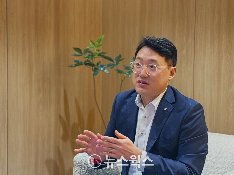 이영환 대신증권 강남금융2센터장이 뉴스웍스와 인터뷰를 진행하고 있다. (사진제공=대신증권)