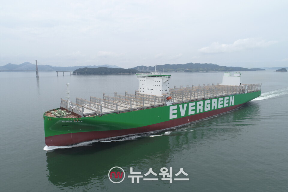 삼성중공업이 건조한 컨테이너운반선. (사진제공=삼성중공업)