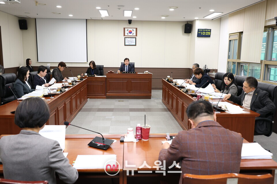 용인시의회 자치행정위원회 행정감사 모습. (사진제공=용인시의회)