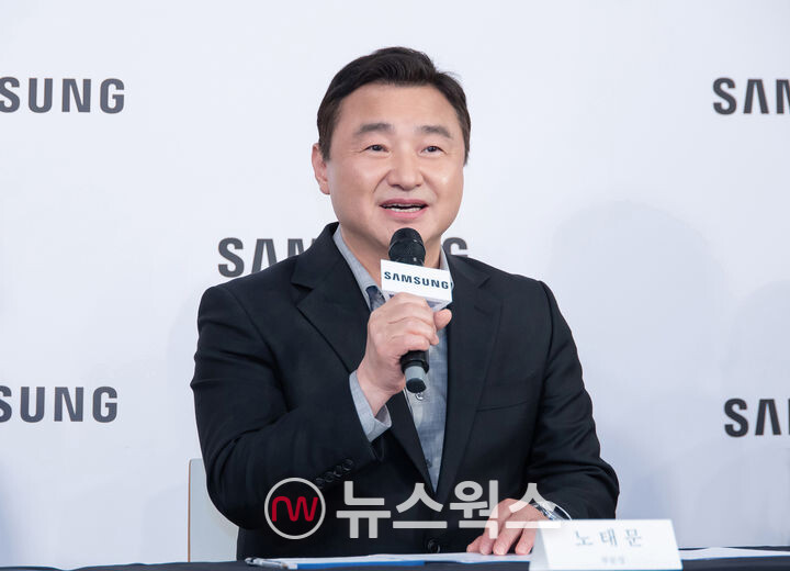 노태문 삼성전자 DX부문장 사장이 9월 4일(현지시간) 독일 베를린 IFA 2025 현장에서 열린 국내 기자간담회에서 기자들의 질문에 답변을 하고 있다. (사진제공=삼성전자)