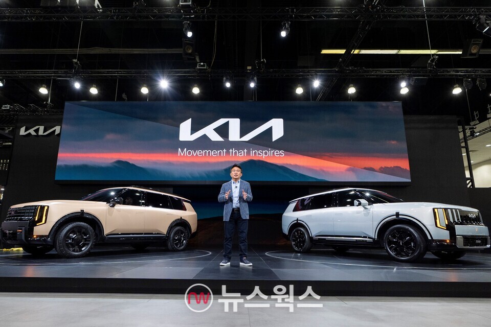윤승규 기아 북미권역본부장(부사장)이 신형 텔루라이드에 대해 설명하고 있다. (사진제공=기아)