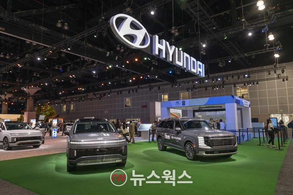 '2025 LA 오토쇼' 현대차 부스 내 'FIFA 존'. (사진제공=현대차)