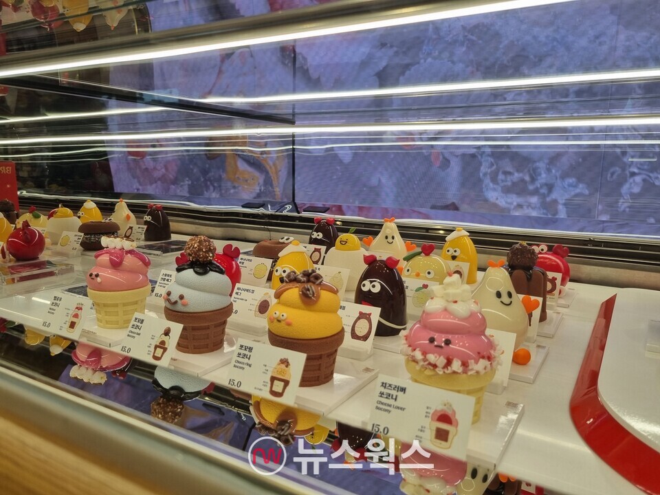 아기자기한 캐릭터의 아이스크림 케이크가 진열된 모습. (사진=김상우 기자)