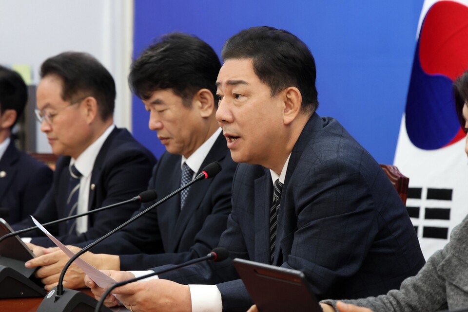 김병기 더불어민주당 원내대표가 13일 국회에서 열린 원내대책회의에 참석해 발언하고 있다. (출처=김병기 의원 페이스북)