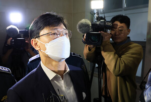 '<b>채상병</b> 순직 <b>사건</b>' <b>임성근</b>, 첫 공판서 혐의 부인…"인과관계 인정 안돼...