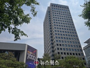 "코스닥 키운다더니 대어는 떠난다"...승강제 도입 앞두고 시장 '술렁' - 뉴스 썸네일 이미지