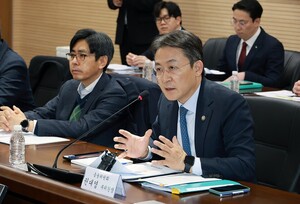 "AI 공격은 AI로 막는다"…금융당국, 금융권 '망분리' 푼다