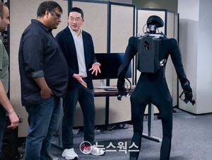 "몸 없는 엔비디아, 다 가진 LG"...구광모-젠슨 황, 피지컬AI 협력 기대감 - 뉴스 썸네일 이미지
