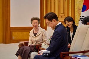 李대통령, 英 앤 공주 접견…한영 우호협력 확대 논의