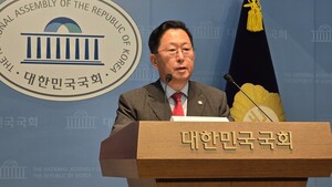 <b>유용원</b> "우크라이나에 천궁II 등 방공무기 지원 검토해야"